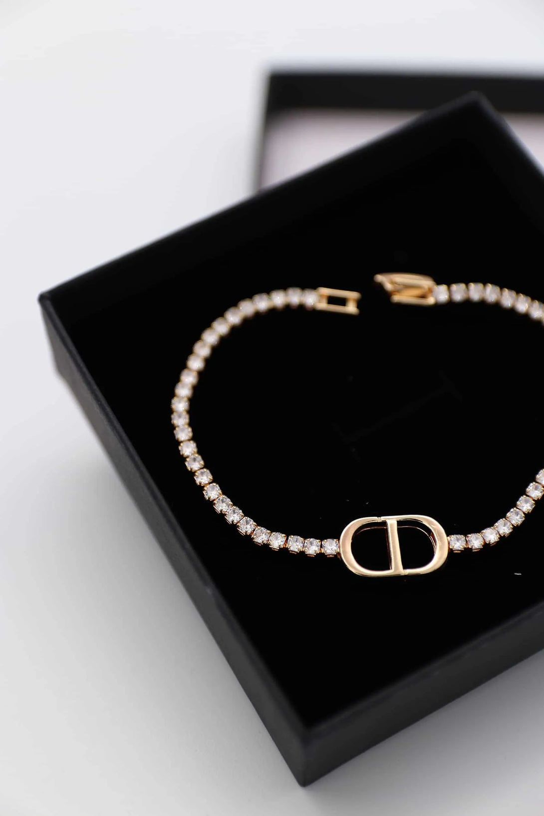 צמיד יד משובץ D - דתייה אונליין