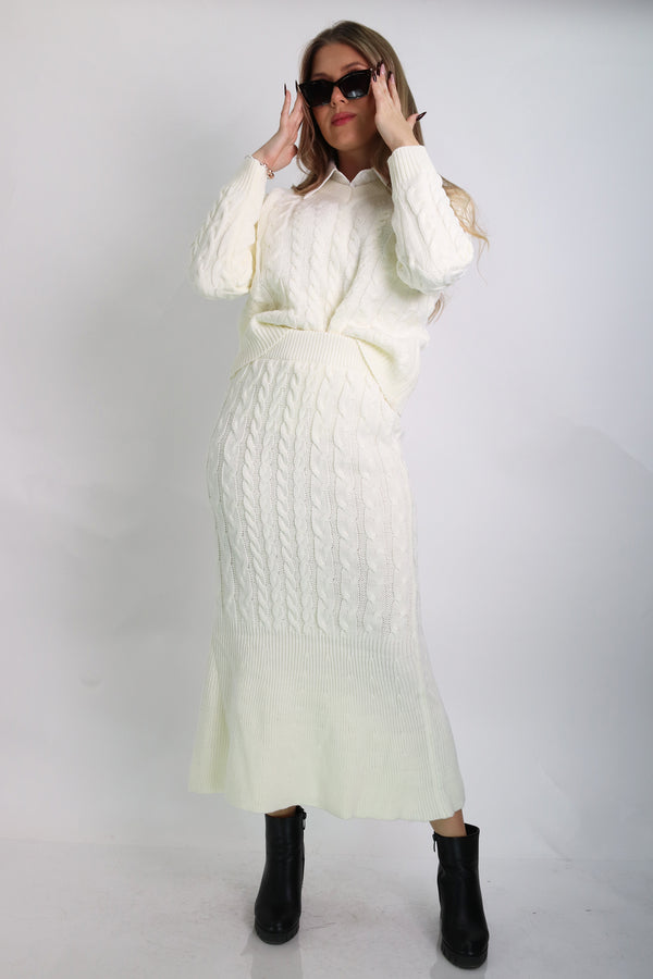 חליפת סריג צמות לוקה