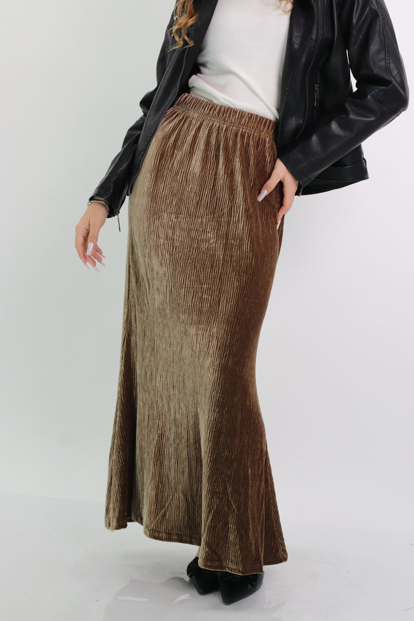 חצאית קטיפה נואר