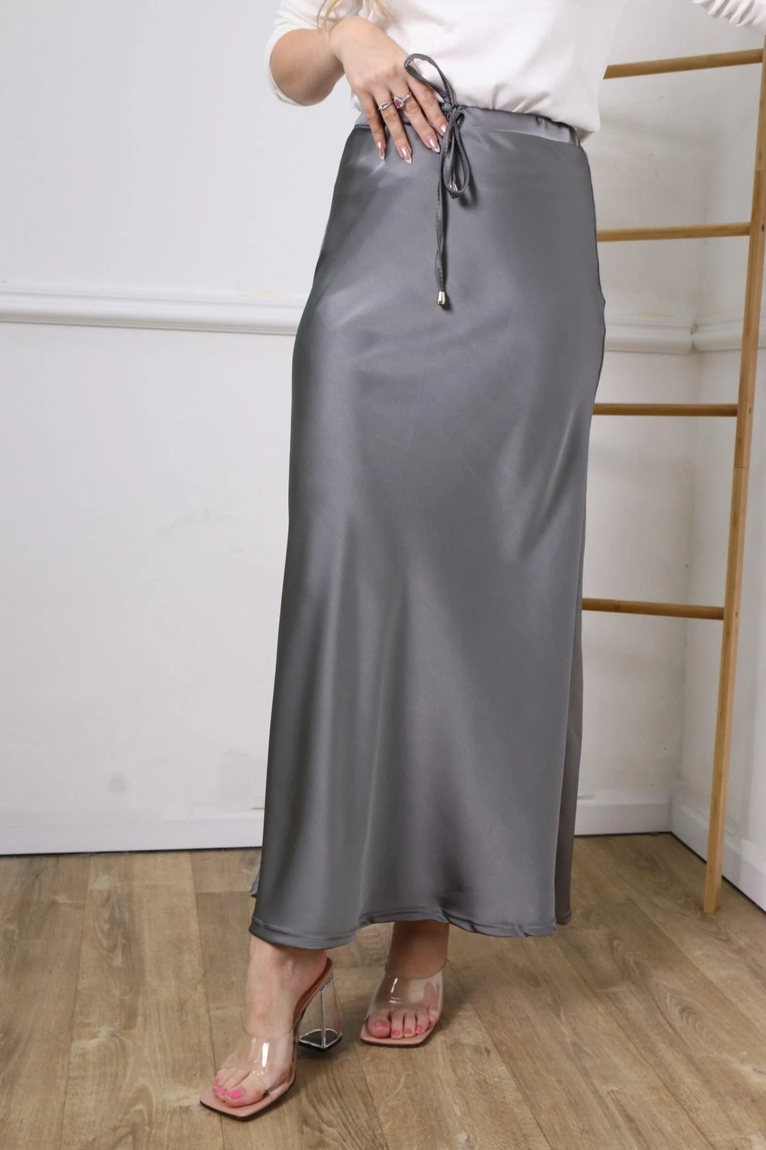 חצאית סאטן קיילי - דתייה אונליין