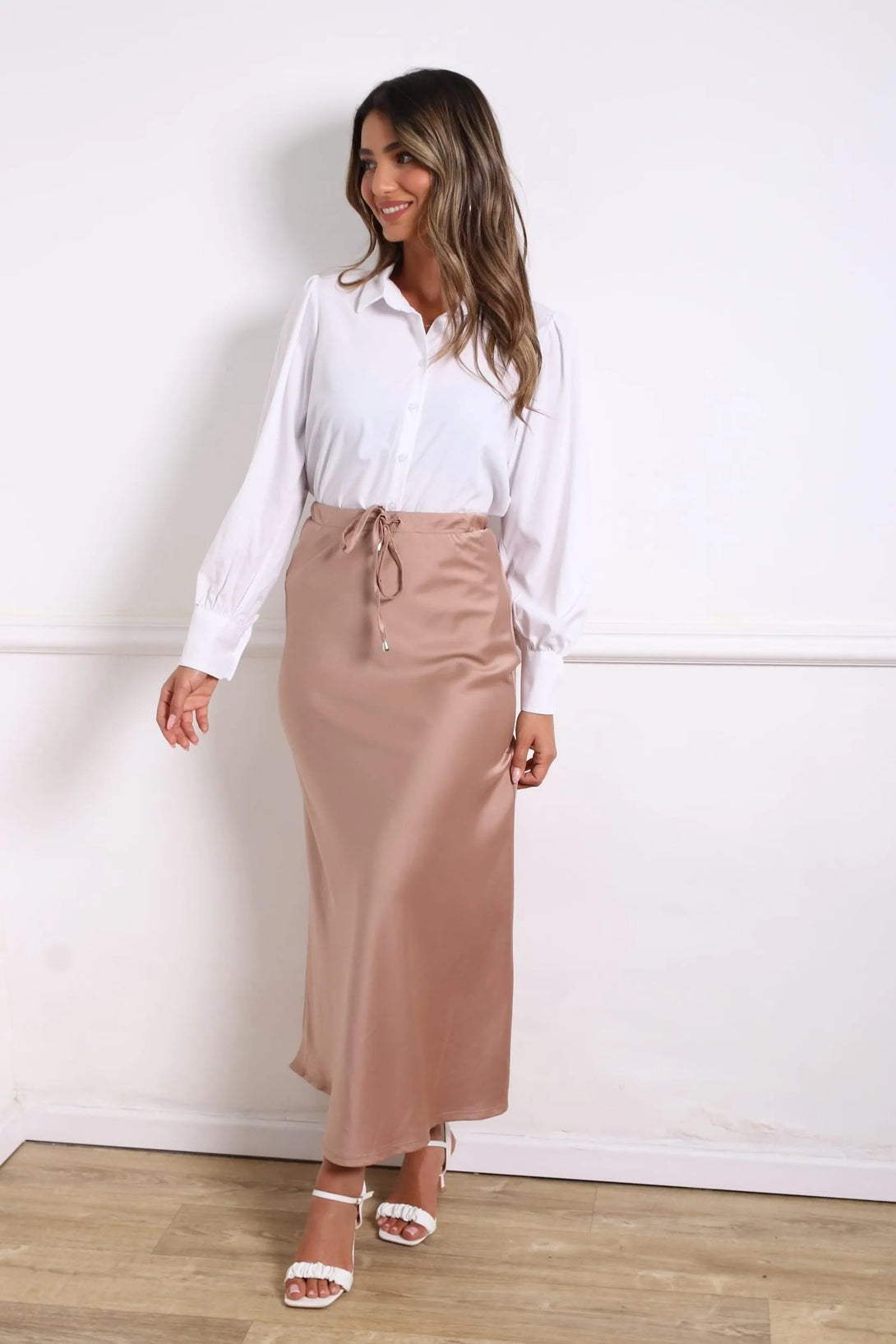 חצאית סאטן קיילי - דתייה אונליין