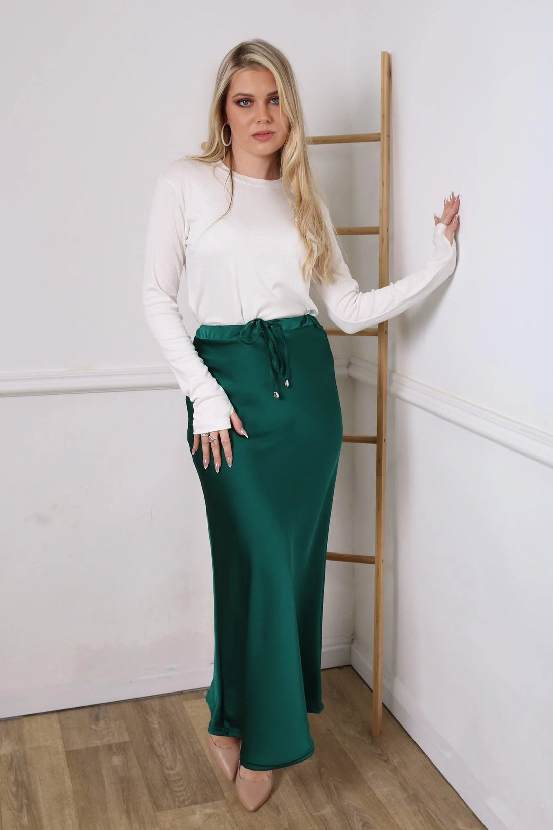 חצאית סאטן קיילי - דתייה אונליין