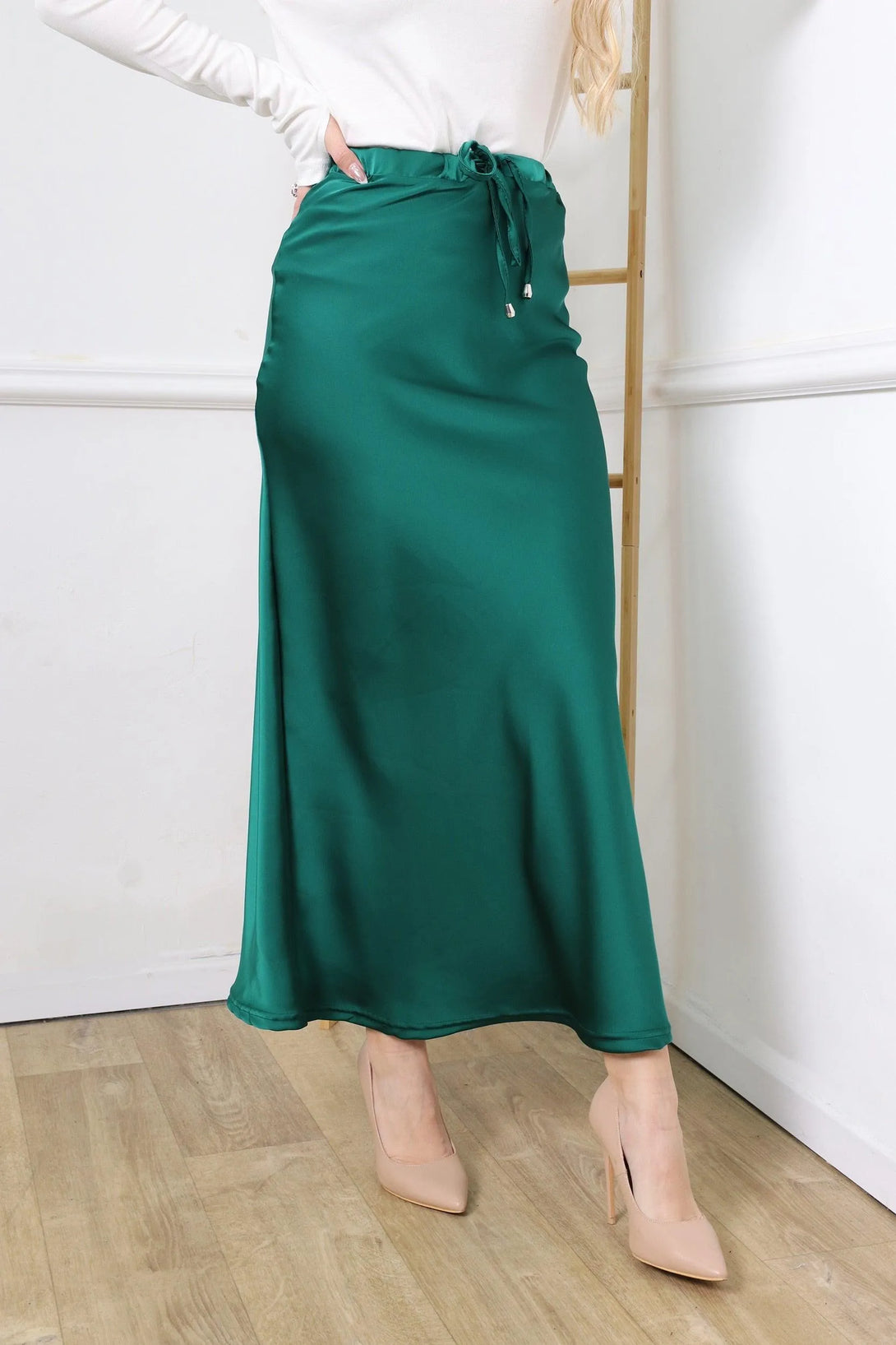 חצאית סאטן קיילי - דתייה אונליין