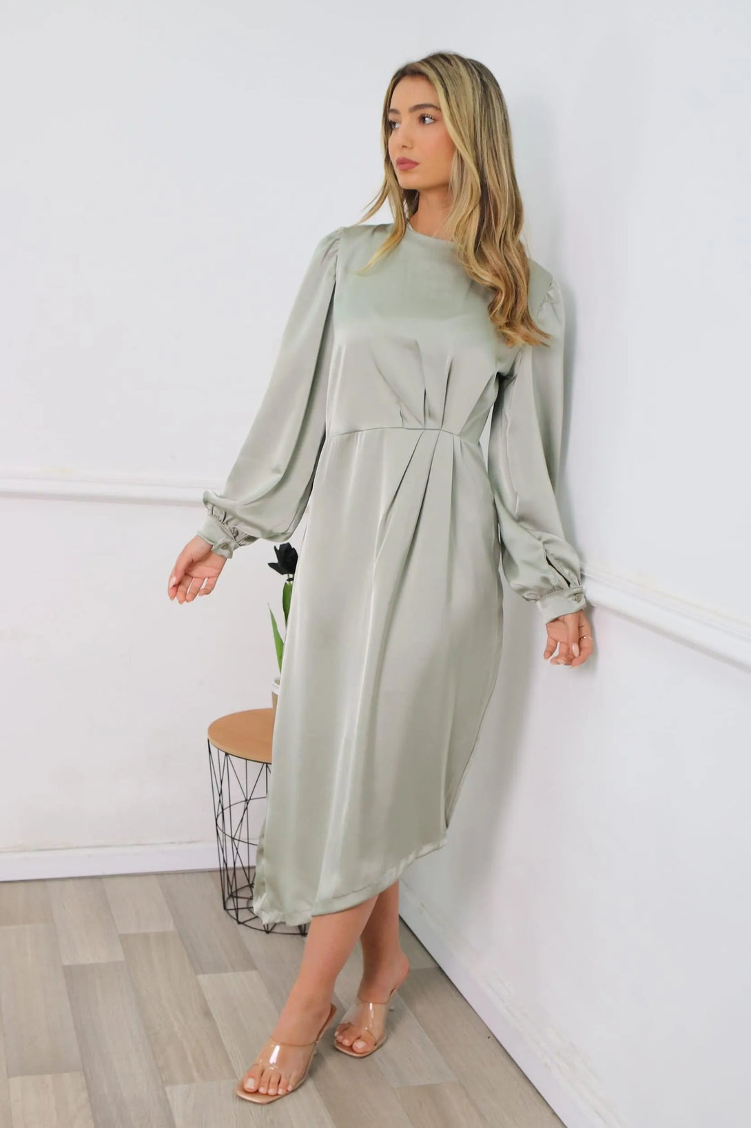 שמלת סאטן אליס - דתייה אונליין